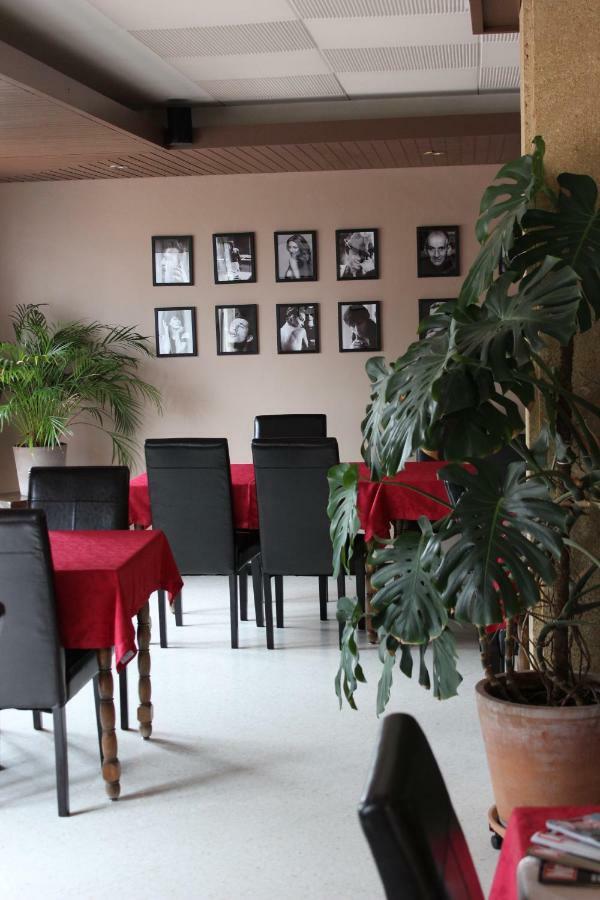 Hotel Le Valaurie Saint-Nazaire  Buitenkant foto