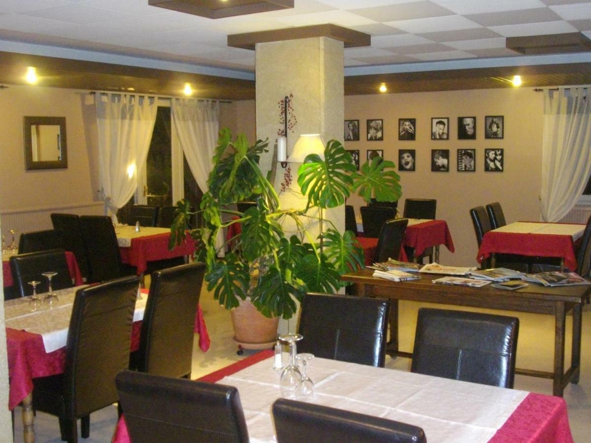 Hotel Le Valaurie Saint-Nazaire  Buitenkant foto